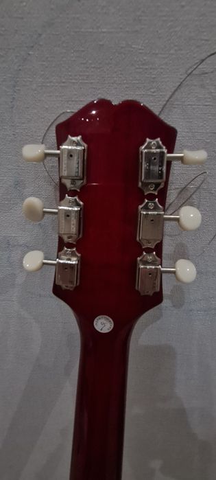 продаю гитару Epiphone Crestwood