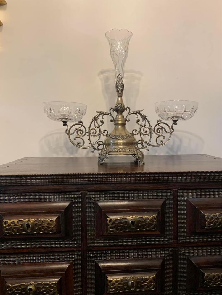 Peça maravilhosa… Lisboa coroa  Epergne em prata com contraste Lisboa Coroa.
