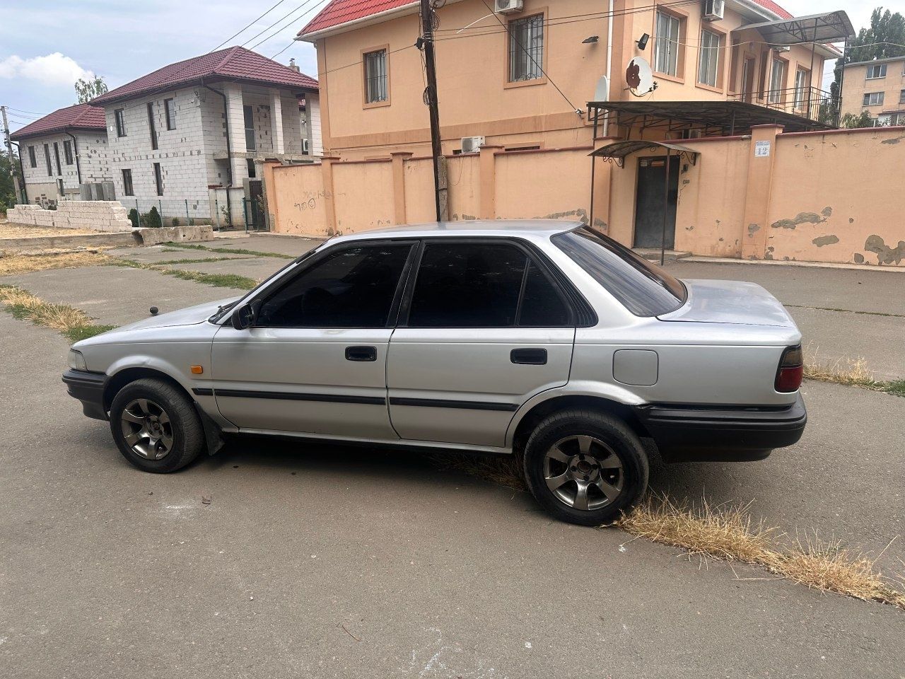 Toyota Corolla 7 лiтрiв по мiсту гарний стан