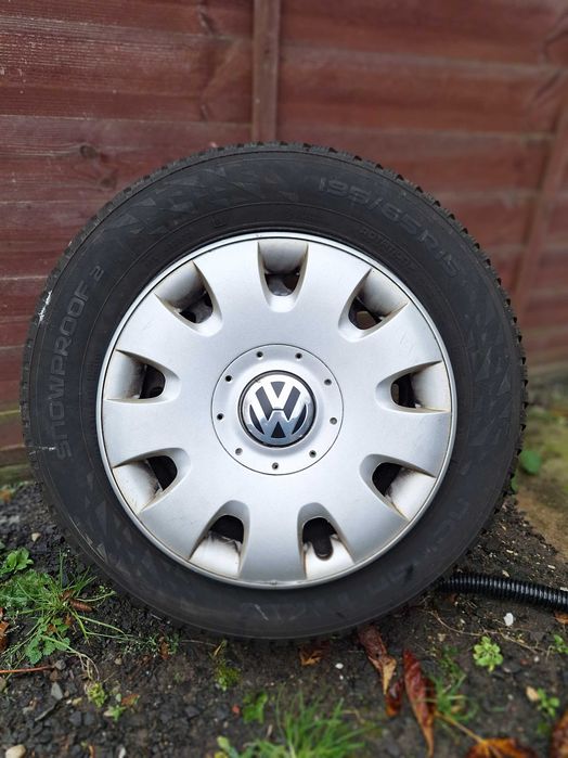 koła 15 5x112 vw z oponami zimowymi nokian snowproof 2 z 2024.4 szt.