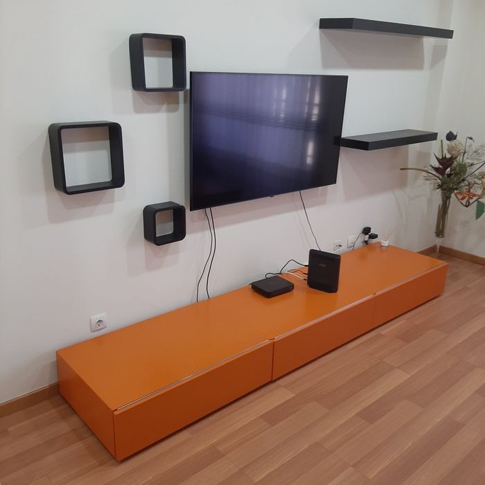 Mobília de sala ( movel TV com prateleiras)