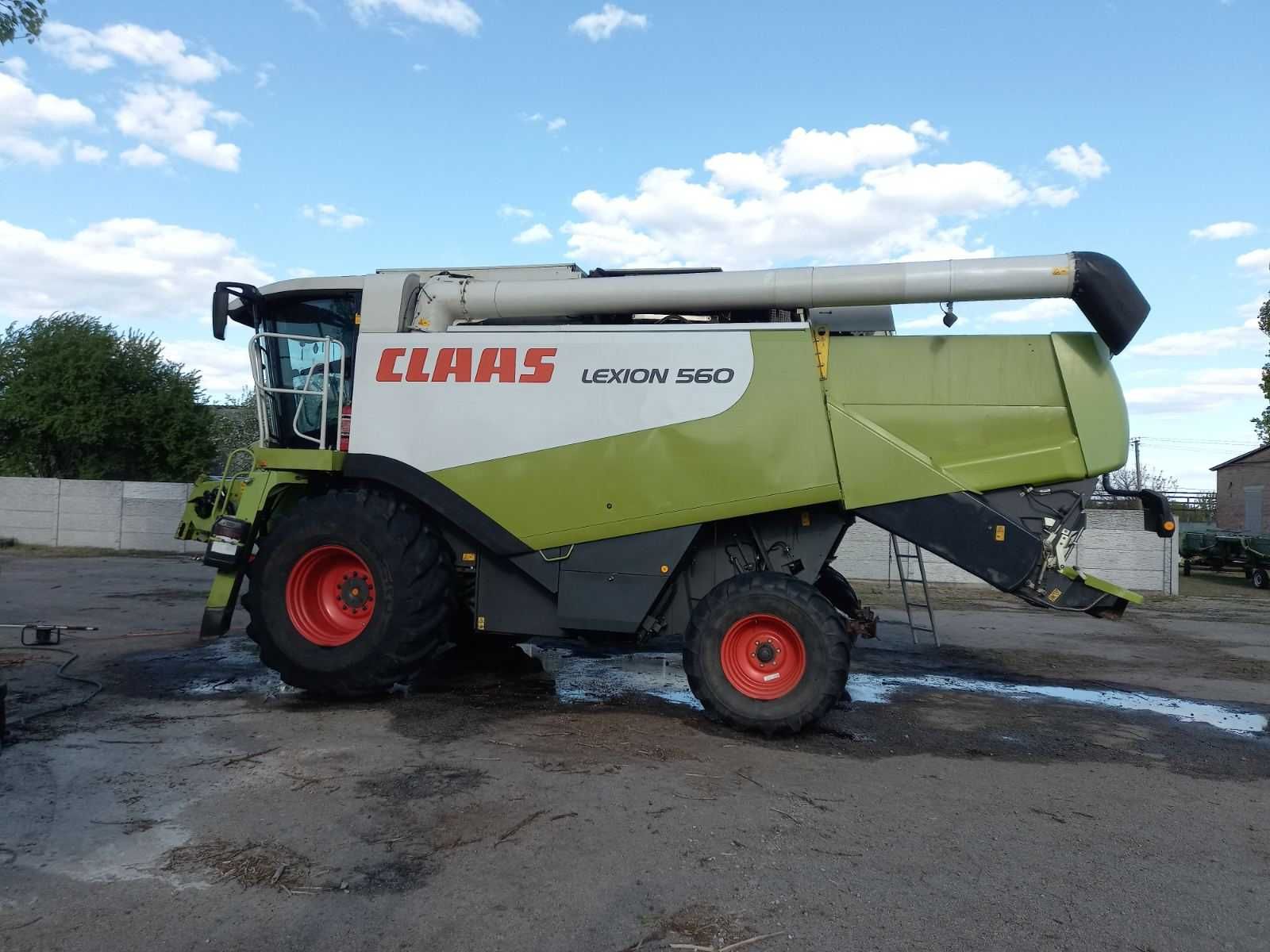 Комбайн зернозбиральний CLAAS LEXION 560