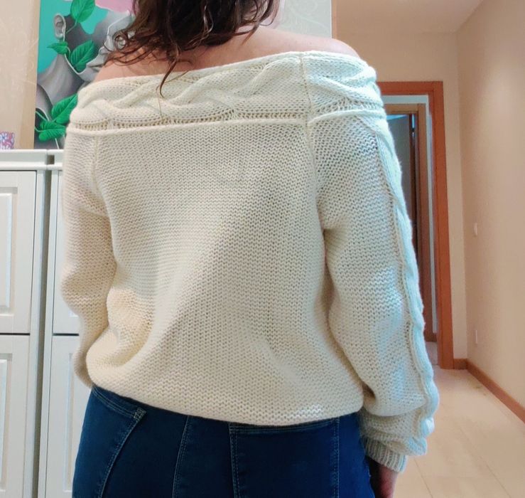 Camisola com ombros destapados