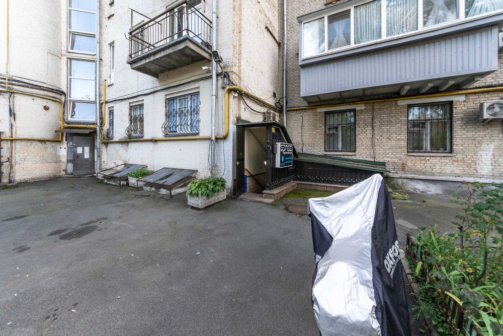 продаж офісу з окремим входом Лютеранська, 21