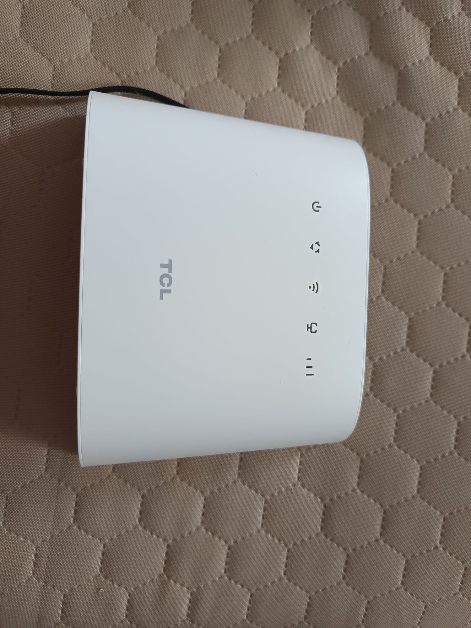 Router TCL HH63V1