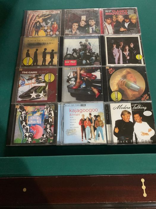 Cds de música anos 60 e 80.