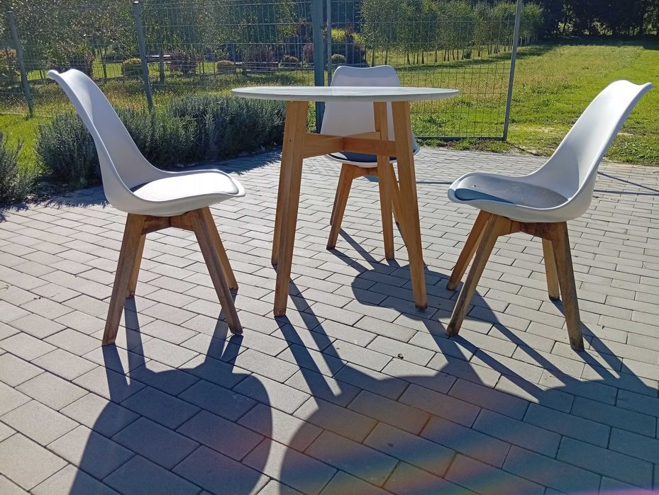 Zestaw meble na taras do ogrodu stół+ 3 krzesła