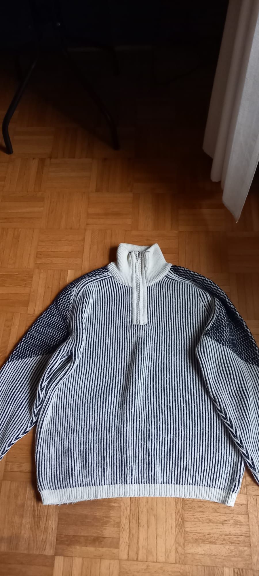 Ciepły zimowy sweter wełniany XL Super wool