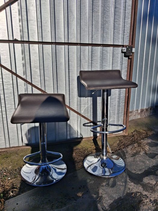 Hokery krzesła dwie sztuki