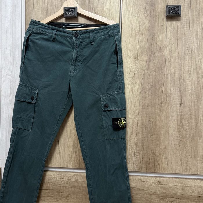 Оригінальні чоловічі штани карго Stone Island з патчем