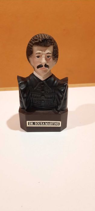 Busto Dr. Sousa Martins