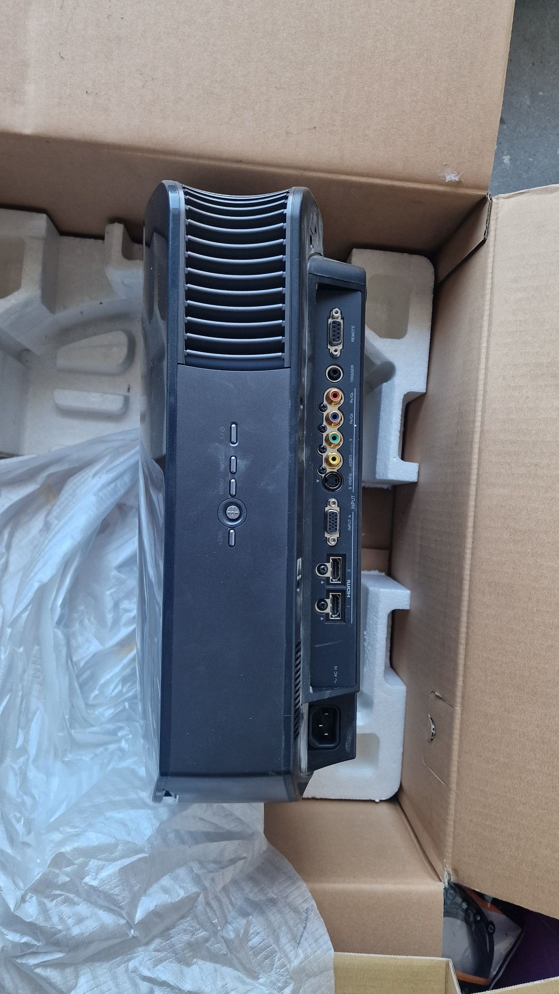 Projektor Sony Bravia VPL-VW60