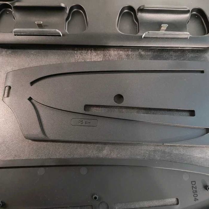 NOWA Stacja dokująca do PS5 Slim – chłodzenie + ładowarka padów + RGB