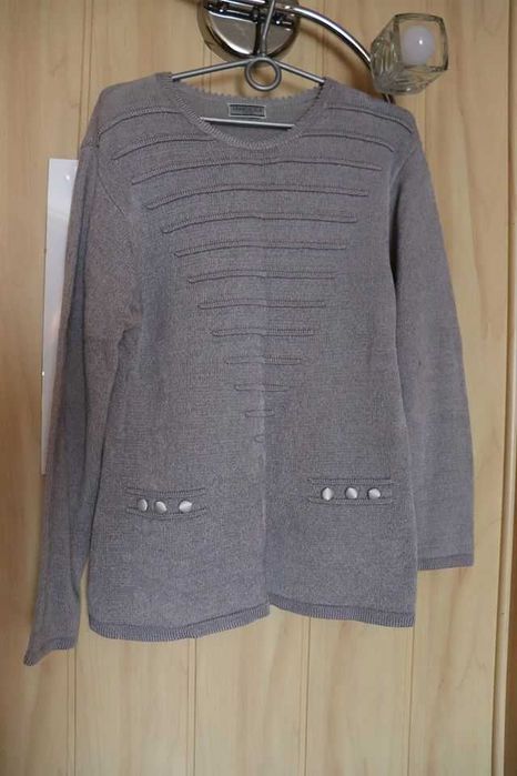 Sweter szary z połyskiem
