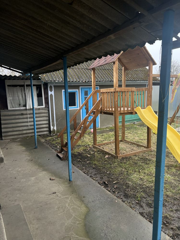 Продаж будинку в селі Комарів