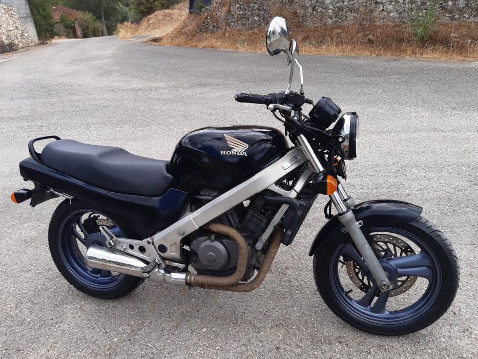 Honda NTV650 (RC33)