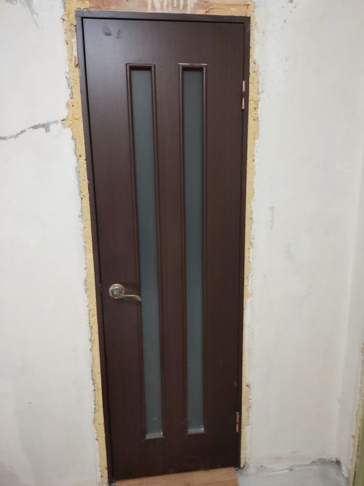 Продам срочно міжкімнатні двері.