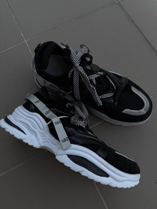 Чоловічі кросівки чорні