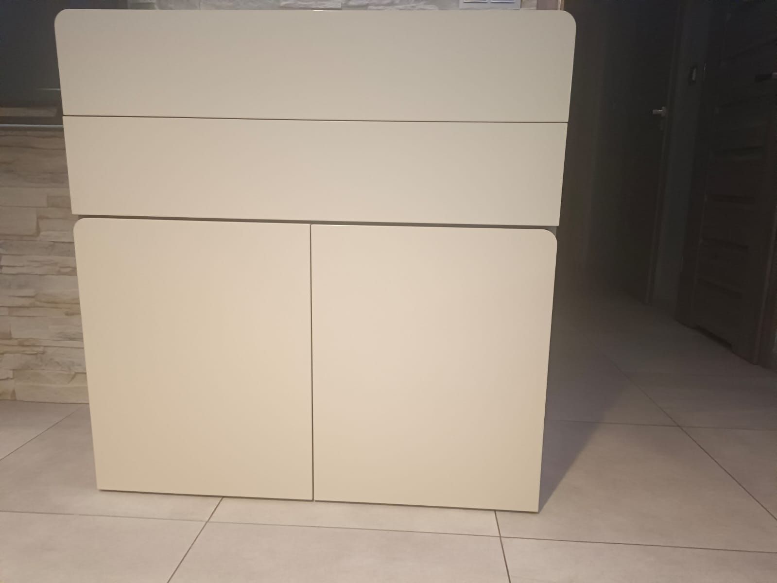 Sprzedam komodę firmy Vox w bardzo dobrym stanie jak nowa