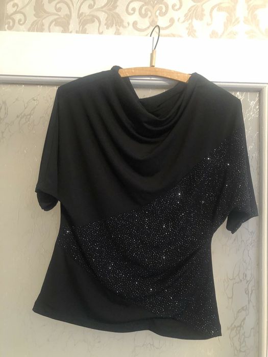 Блуза жіноча,гарна роз м,л.чорного кольору