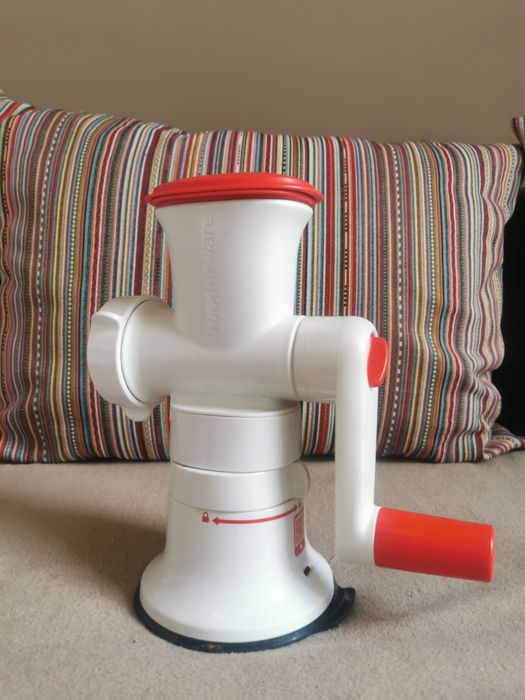 Sprzedam maszynkę do mielenia mięsa firmy Tupperware