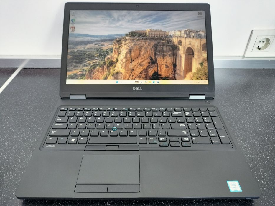 Dell latitude 5580, 15,6FHD, I5-6440HQ, 8Gb DDR4, 250Gb SSD