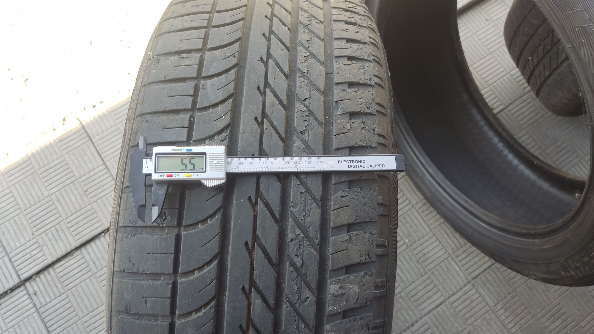 Шини Goodyear Eagle F1 Asymmetric SUV 275/45 R21