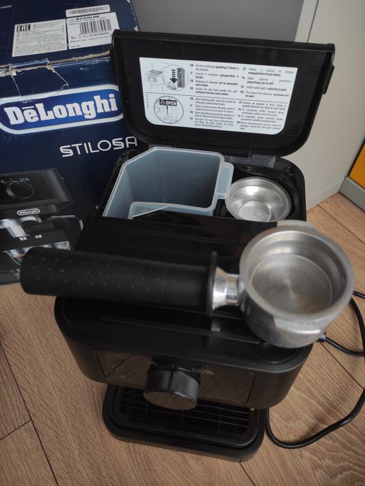Ekspres ciśnieniowy DeLonghi Stilosa EC230.BK