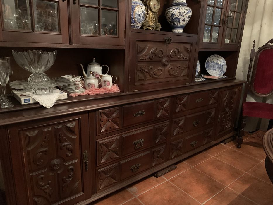 Móvel louceiro antigo grande