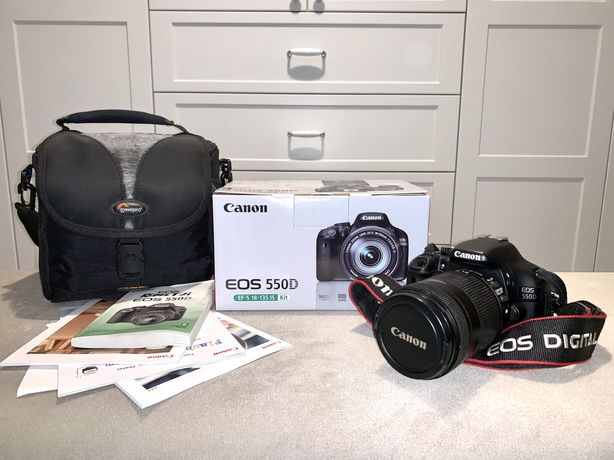 Продам Canon EOS 550D EF-S 18-135 IS ИДЕАЛ