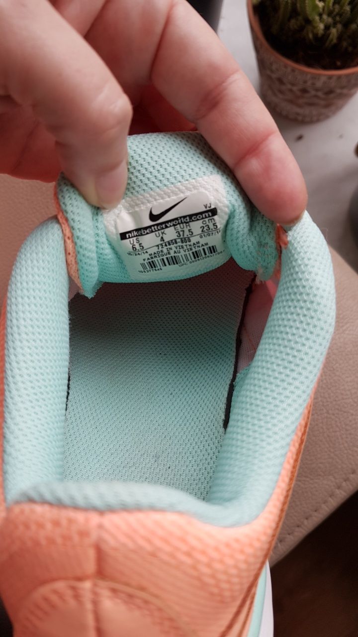 Buty Nike flex piękna morela 37.5