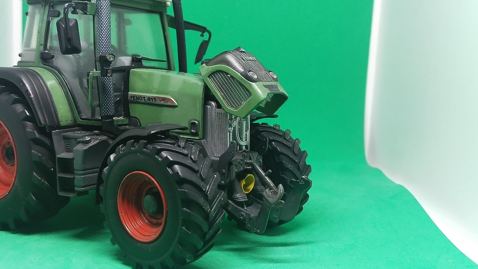 Traktor Fendt  415 universal hobbies jak siku Britains 1 32