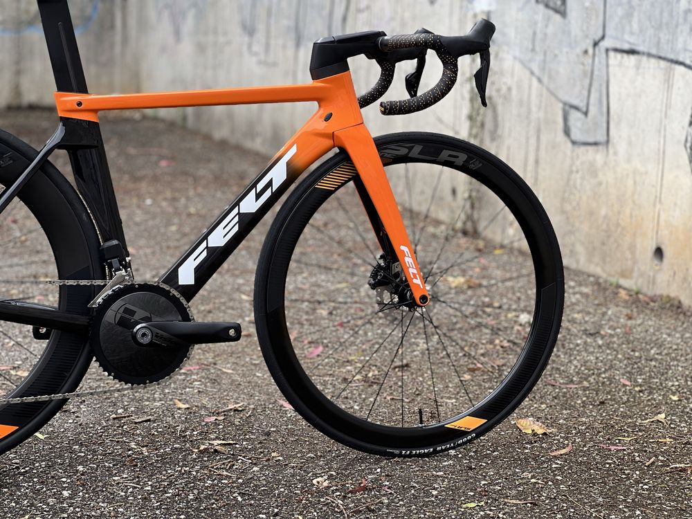 Bicicleta disco Felt AR / Di2 12v / Rodas carbono