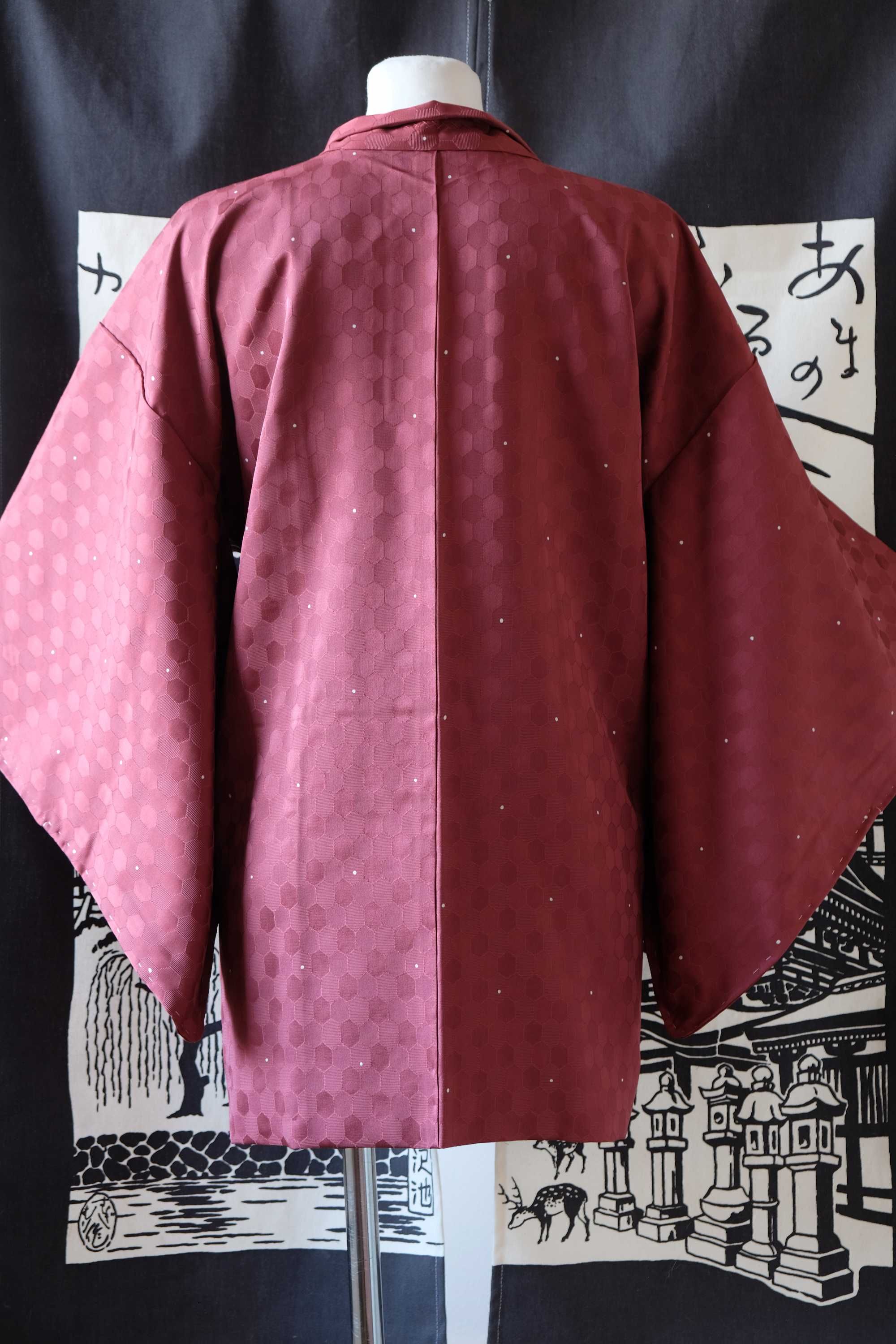 Japońskie haori bordowe w białe kropki i wzór kikkou vintage cosplay