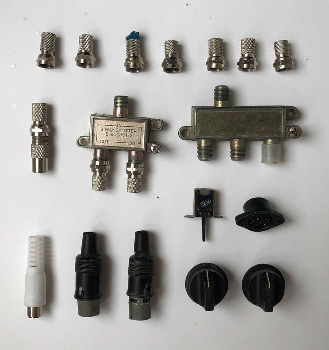 Спліттери, роз'єми (штекери та гнізда) тьохпозиційний перемикач, ручкі