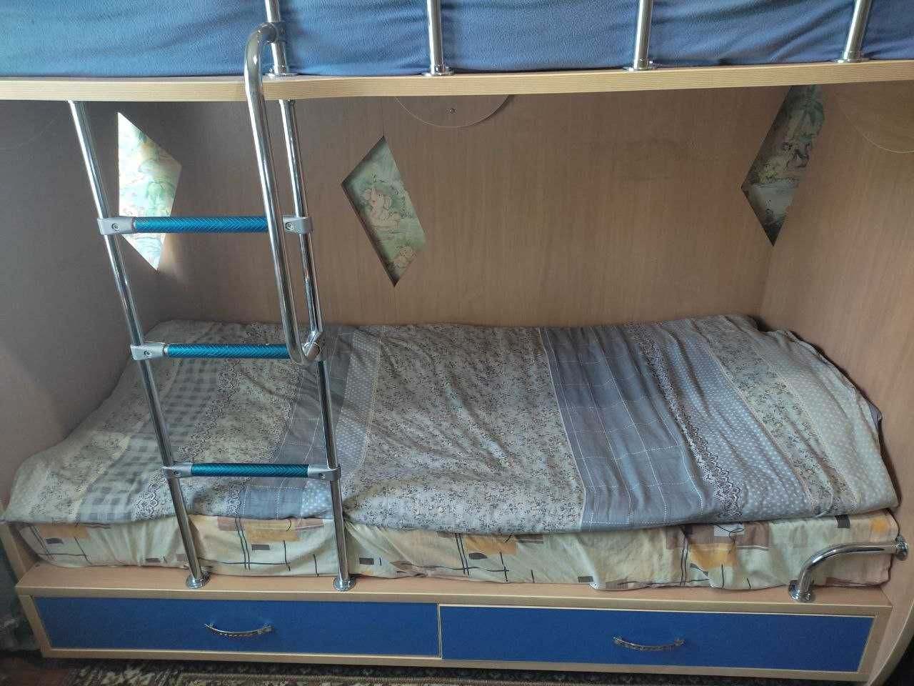 Двоповерхове ліжко