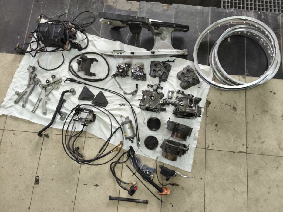 Części KTM 950 990 adv SM cylinder głowica