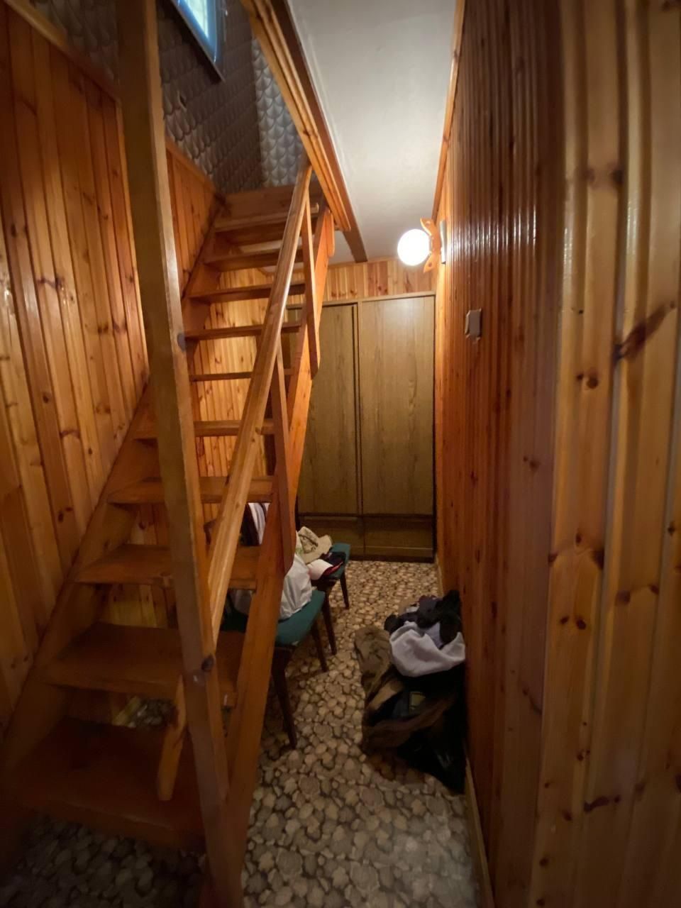Дача на Перевалі , 3 поверхи
