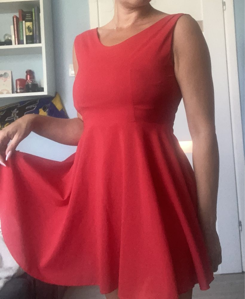 Czerwona sukienka