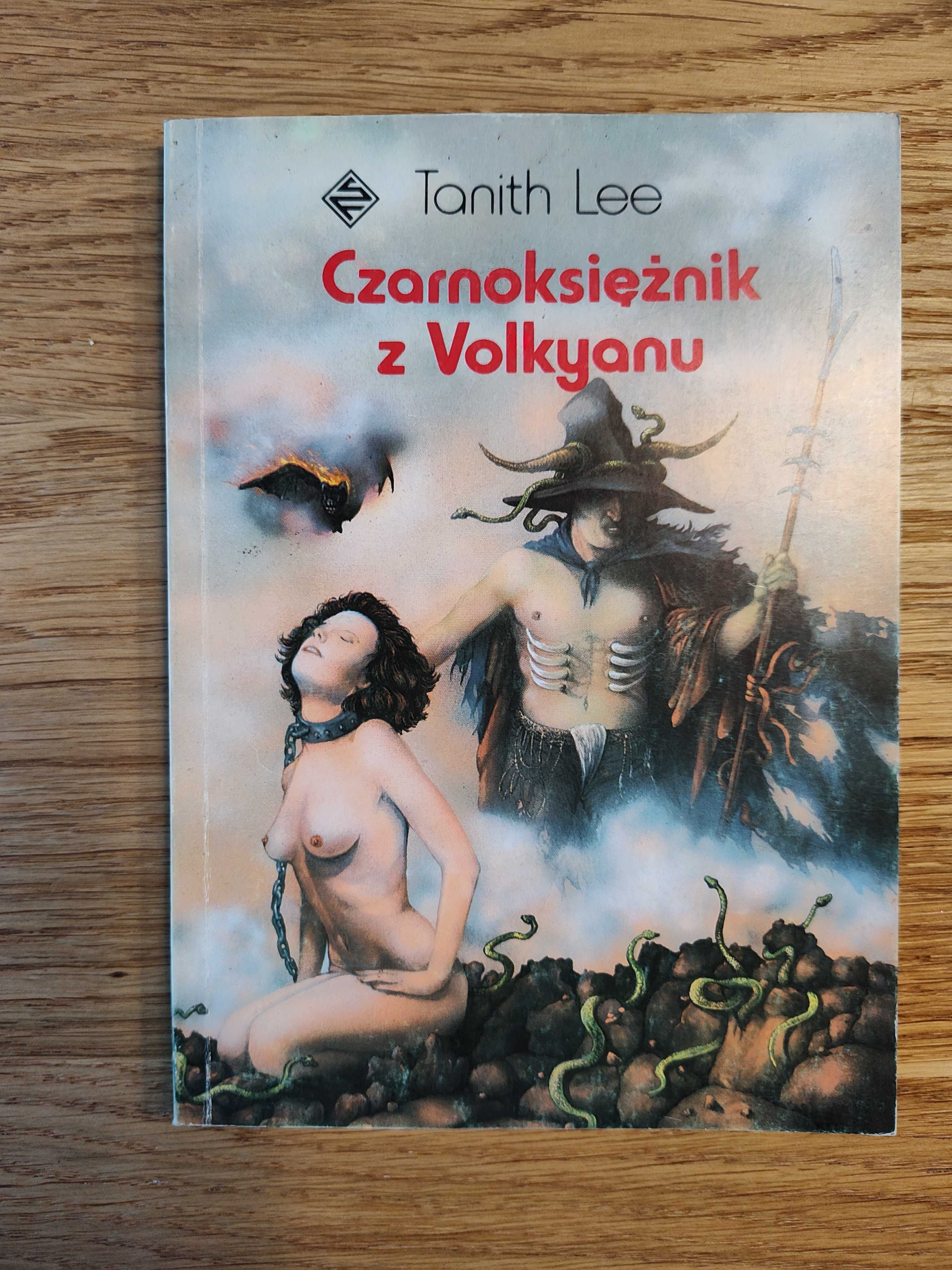 Czarnoksiężnik z Volkyanu Tanith Lee