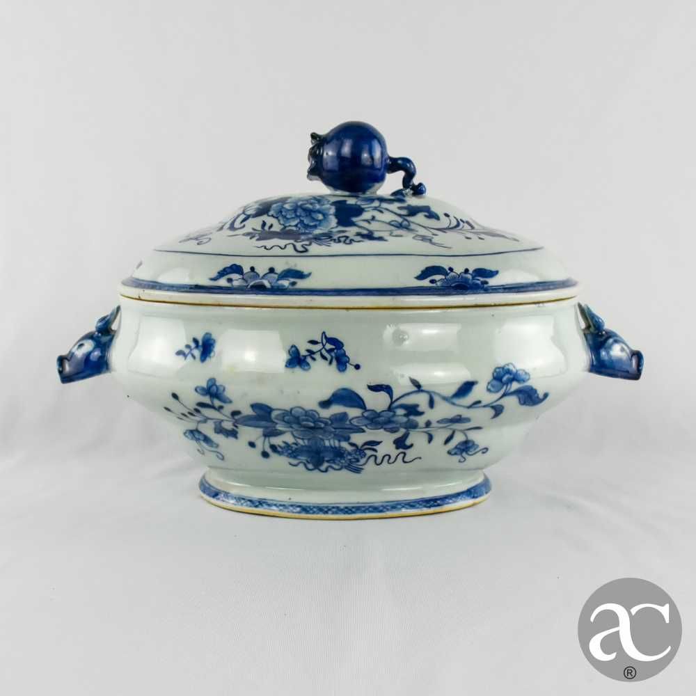 Terrina porcelana da China, Período Qianlong, séc. XVIII