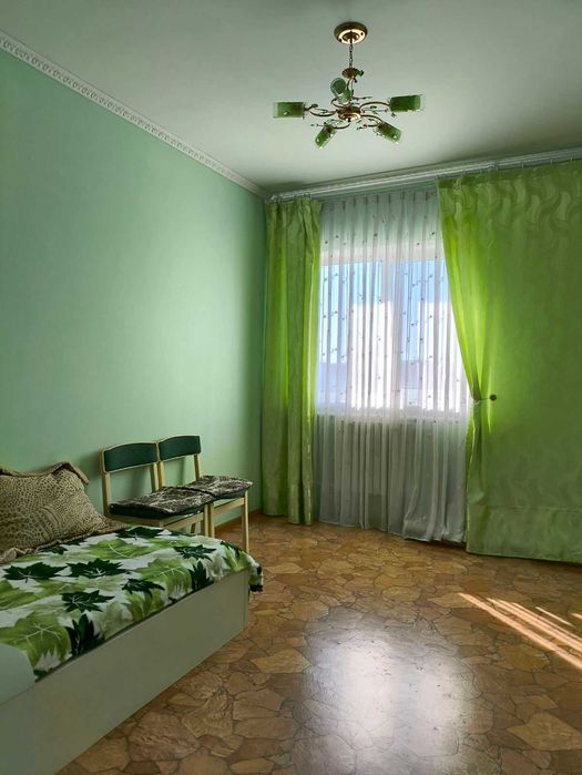 село Дачное, добротный дом 2 эт, 10 сот.  Рядом Нерубайское.