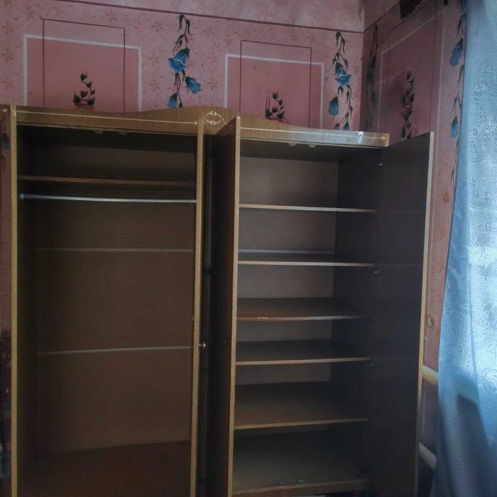 шафа в спальну кімнату
