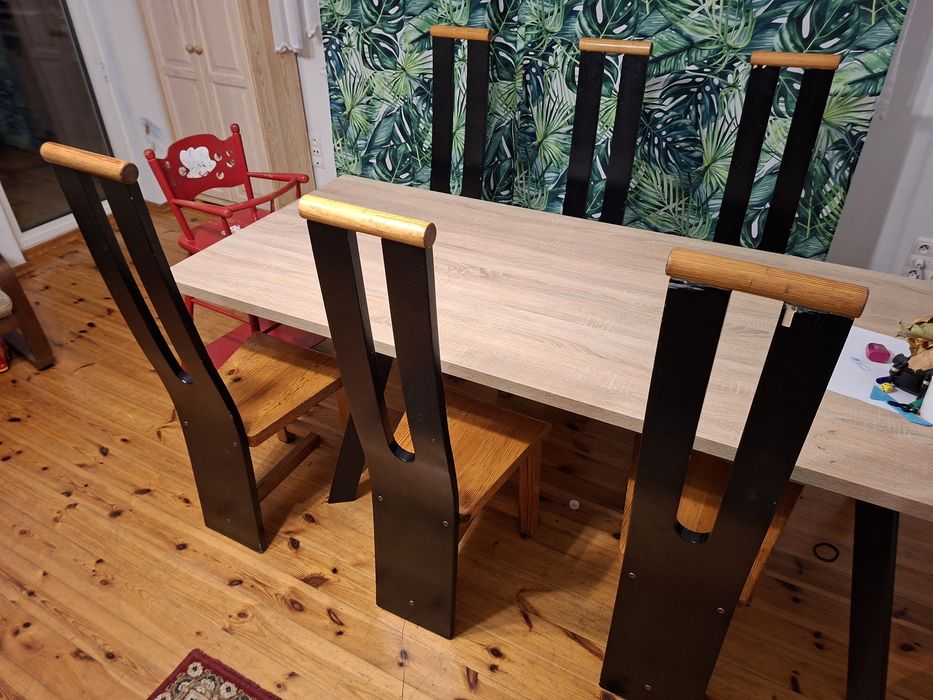 Krzesła drewniane komplet 6 sztuk dobry stan