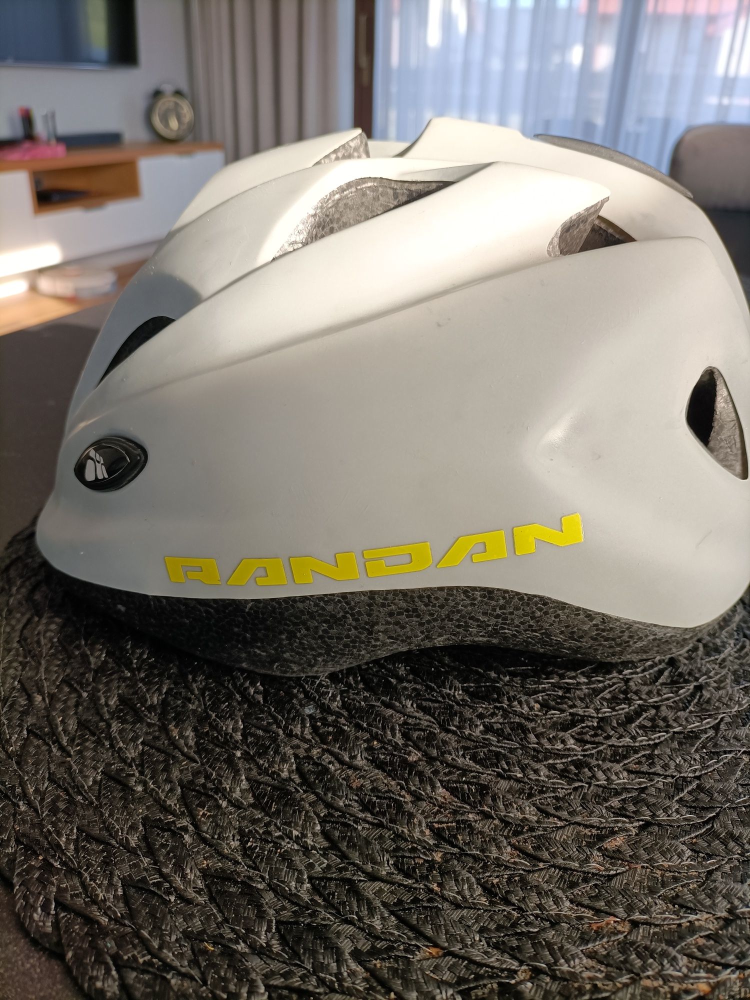 Sprzedam kask Meteor HB6-5 rozmiar M