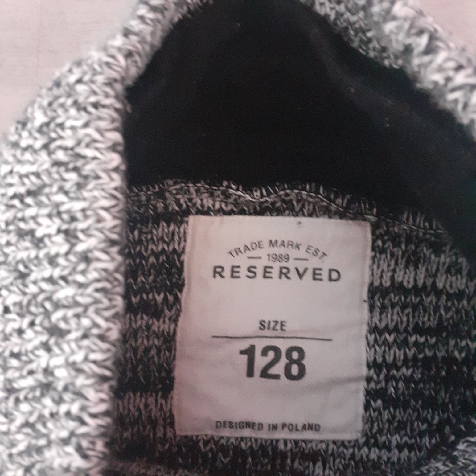 Swetr Reserved r.128 dla chlopca