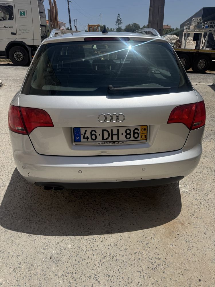 Audi A4 S-Line 2.0 TDI 140cv (2005) - Bem Conservado
