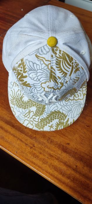 Продам 2 кепкі в хорошому стані