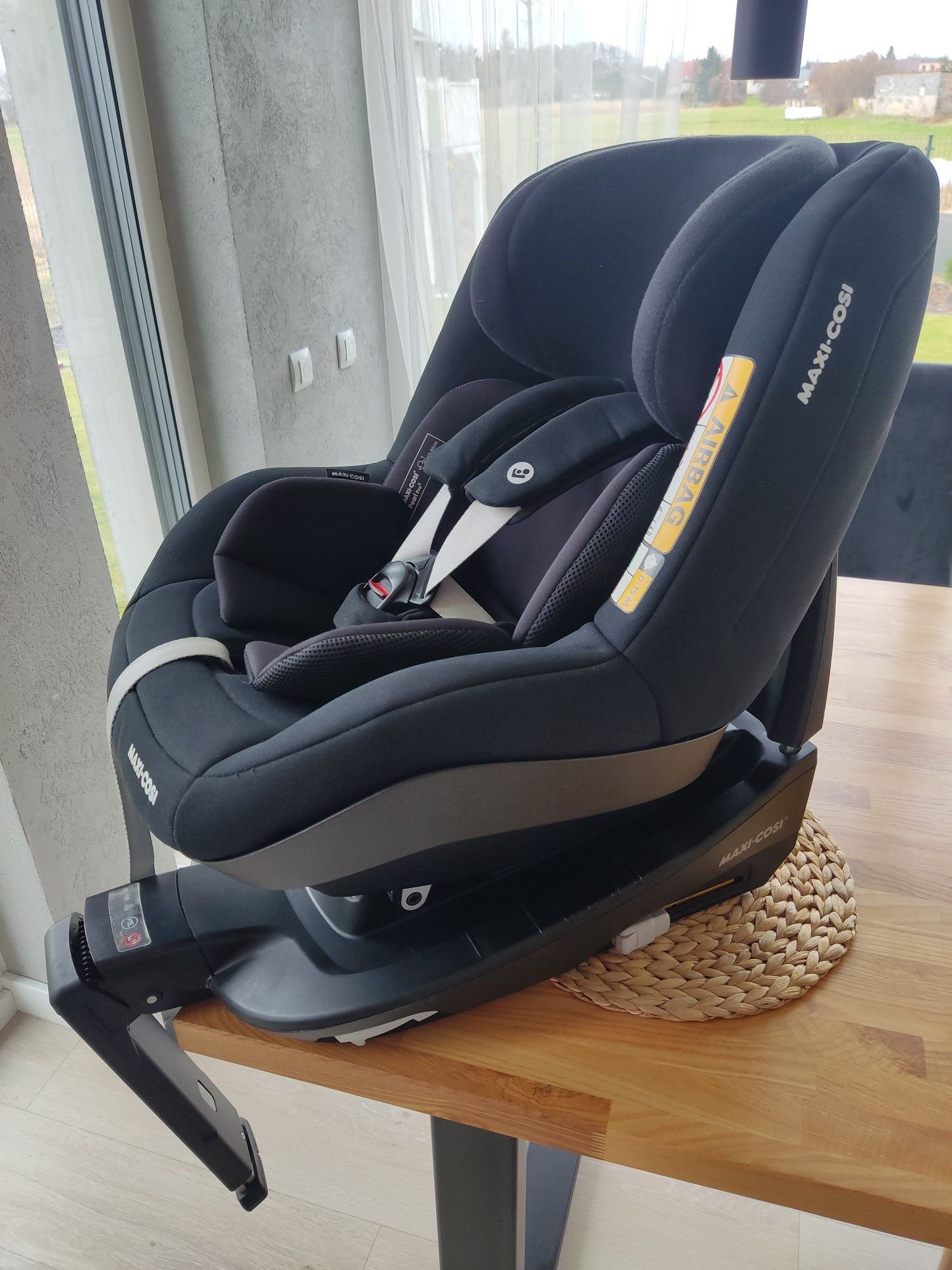 Fotelik Maxi-Cosi Pearl Pro 2 9-18 kg+ baza
 isofix Maxi-Cosi Familyfi