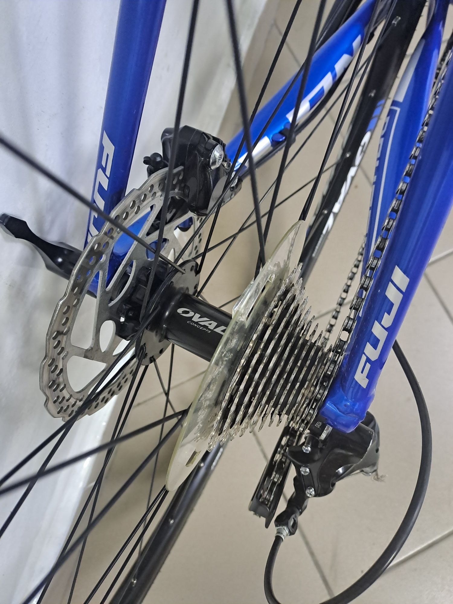 Шосе Fuji Roubaix Disc 1.3, Shimano 105, carbon Вилка, road, ендюренс